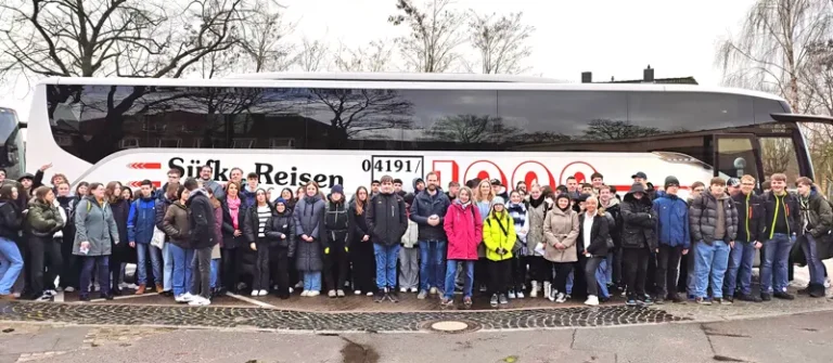 20240221-Starter-on-Tour-Gruppenbild-Schule-IMG_20240221_0852383-6a52cb86-924f645a@800w